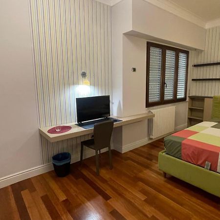 Leonardo Rooms Avellino Bagian luar foto